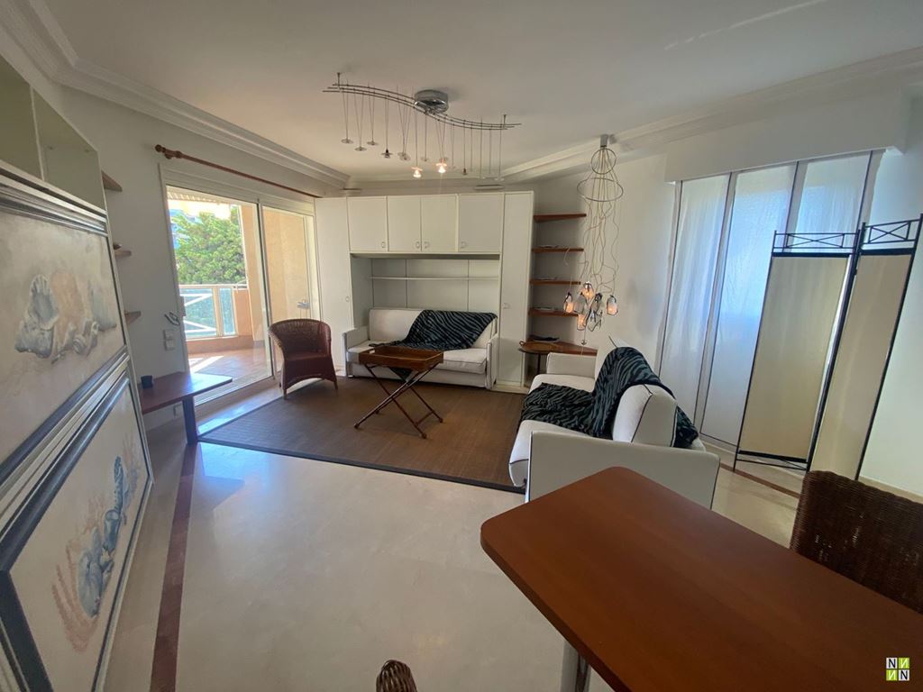 Appartement Studio VALLAURIS (06220) CONNEXION CANNES